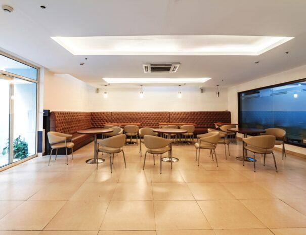 10/10, J Block, DLF Phase-2, MG Road — image 7
