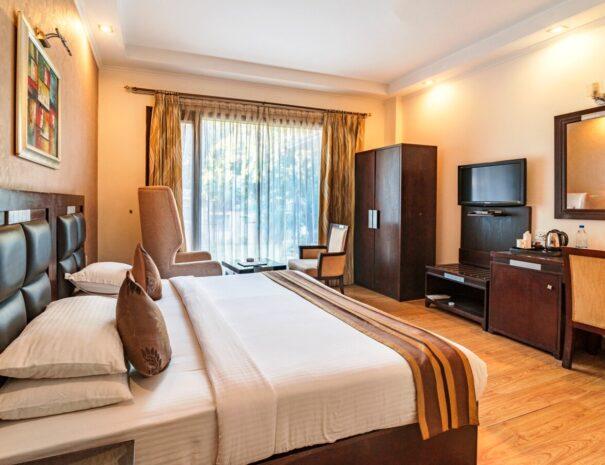 Plot No. A-69, Sushant Lok Phase-1, Near MG Road Metro Station — image 4