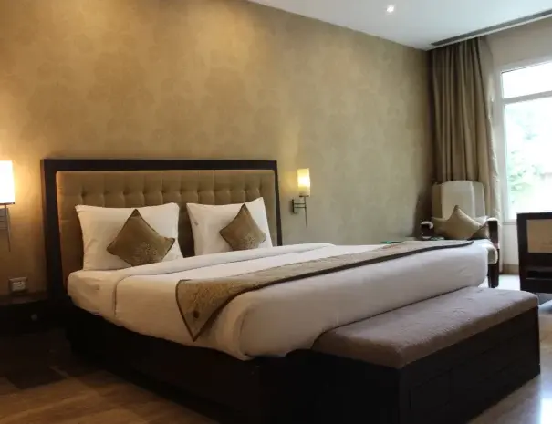 Plot No. A-69, Sushant Lok Phase-1, Near MG Road Metro Station — image 5