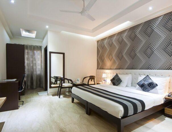 1/59, M-Block, DLF Phase-2 — image 3